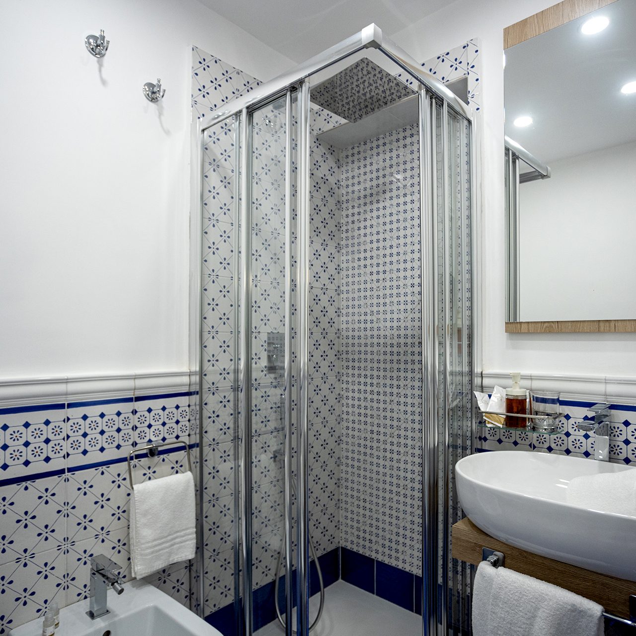 1-sunsetluxuryrooms-stanza-17